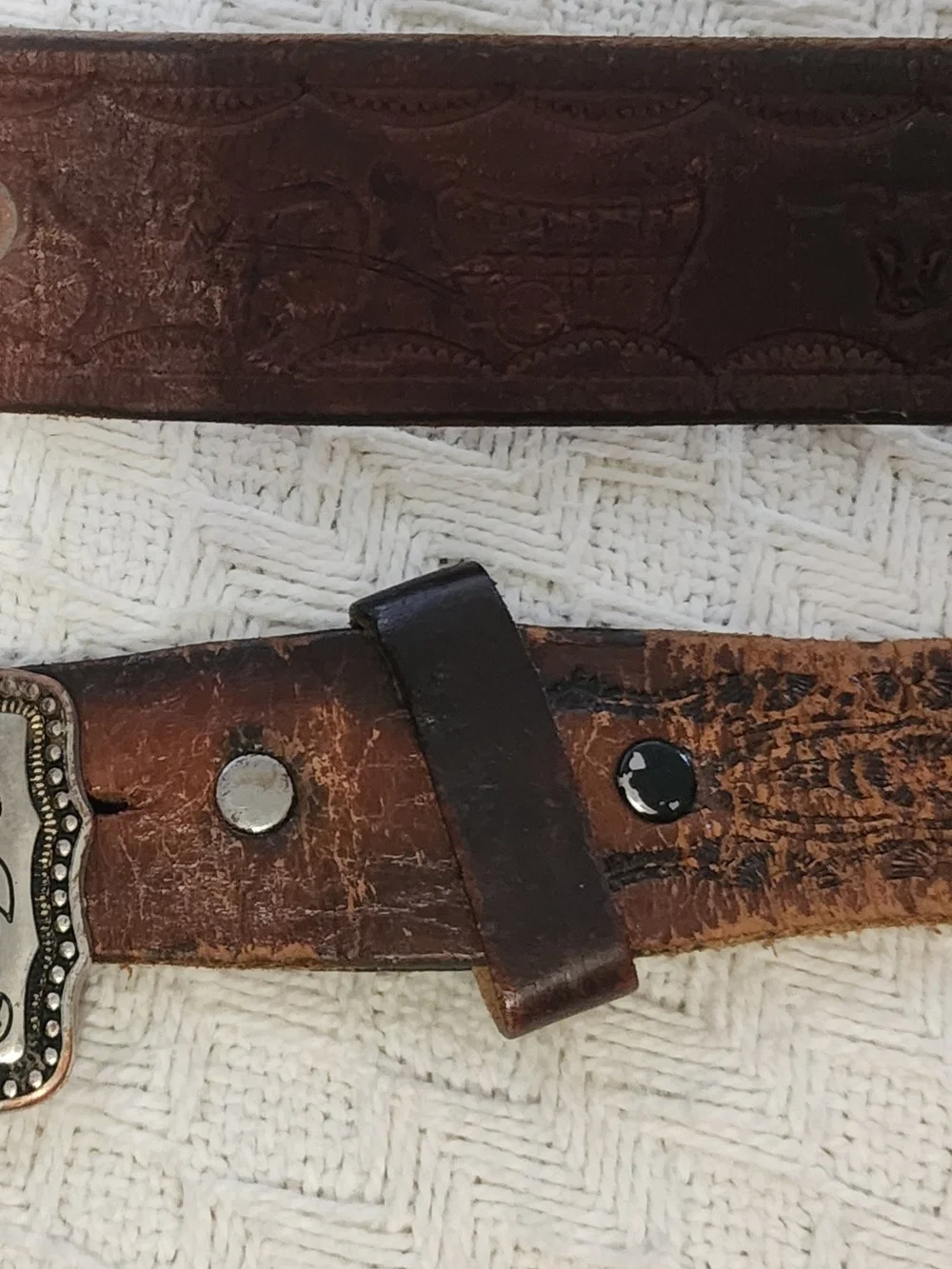 Brown Leather Men's Belt with Decorative Buckle